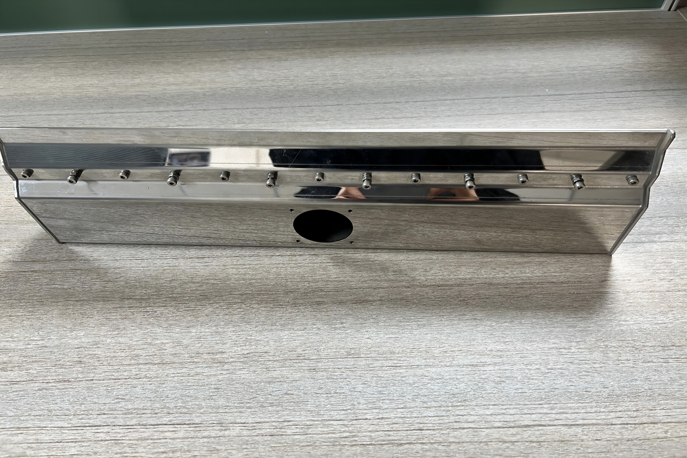Hava bıçaqları niyə yüksək dəqiqlikli LCD şüşə təmizlənməsi üçün vacibdir